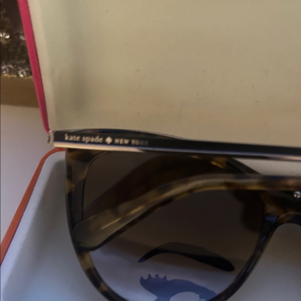 Kate Spade Black and Tortoise Sunglasses. Offers welcome - Picture 7 of 11